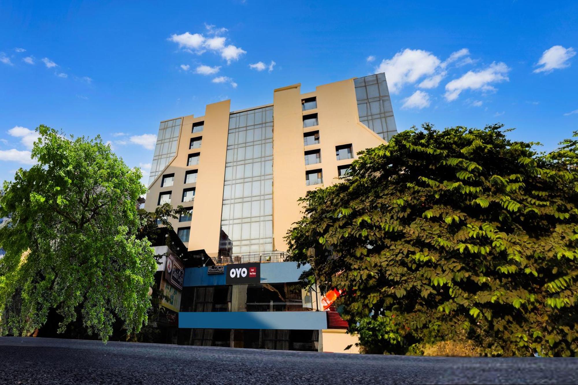 Hotel O Neek Palace Ahmedabad Exterior foto