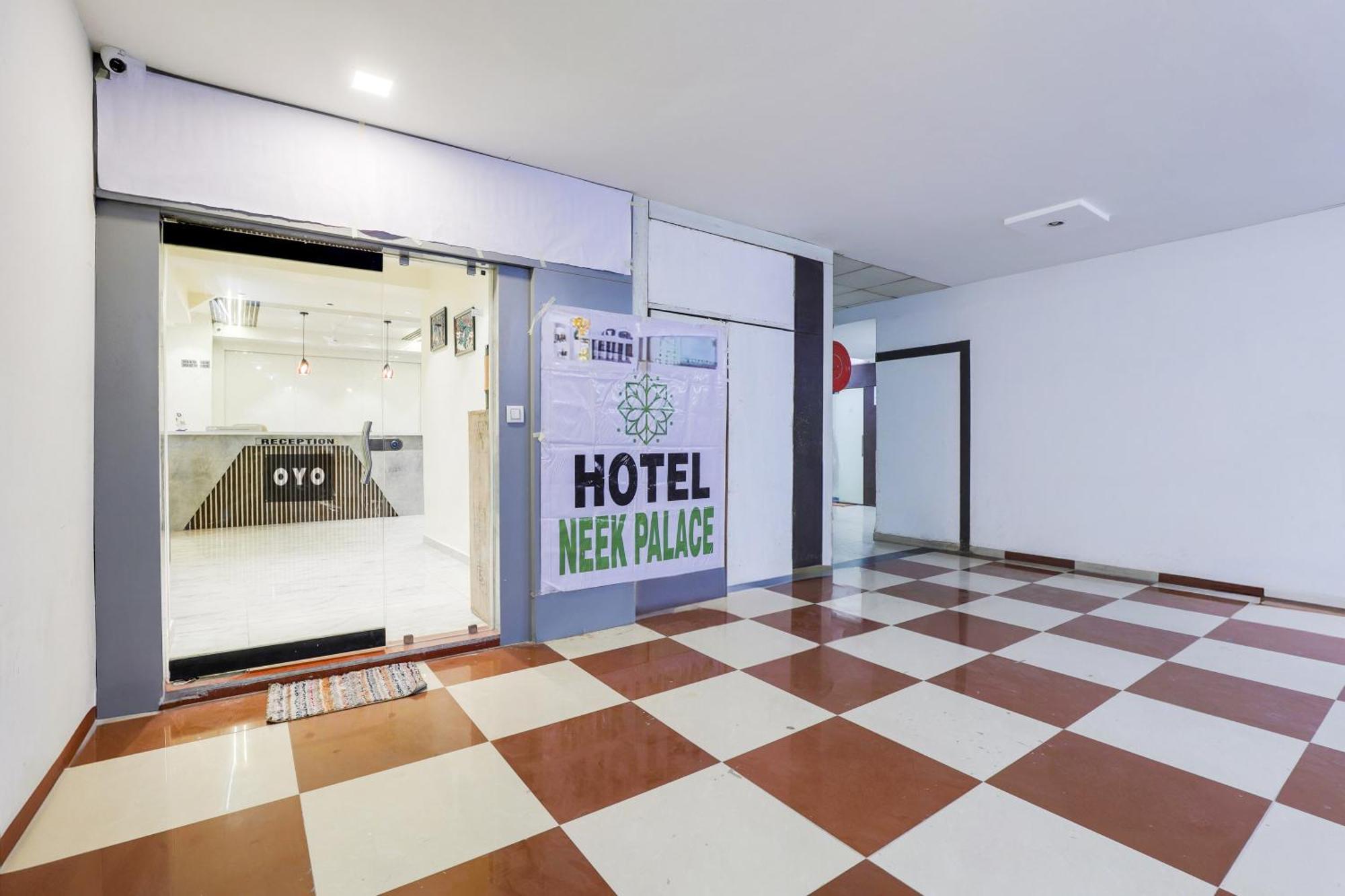 Hotel O Neek Palace Ahmedabad Exterior foto